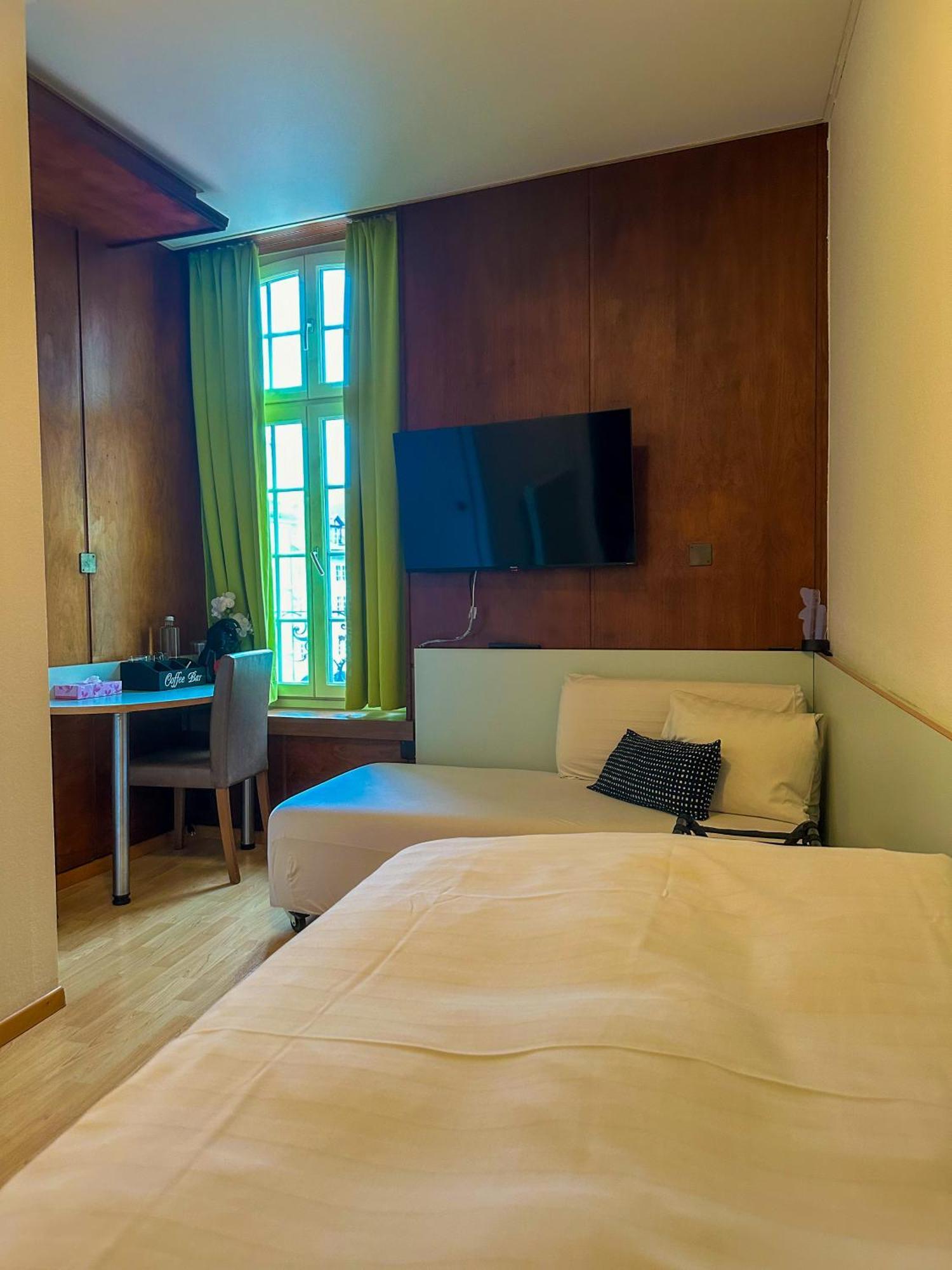 Nydeck Hotel